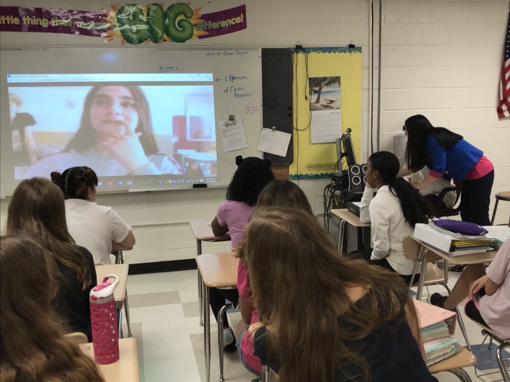 Thanks Mr. Ferris! You saved the day! 🇫🇷 🇺🇸 Connecting w a class in France! What a great day! 👍🏽 <a href="/CouncilRockSD/">Council Rock</a>