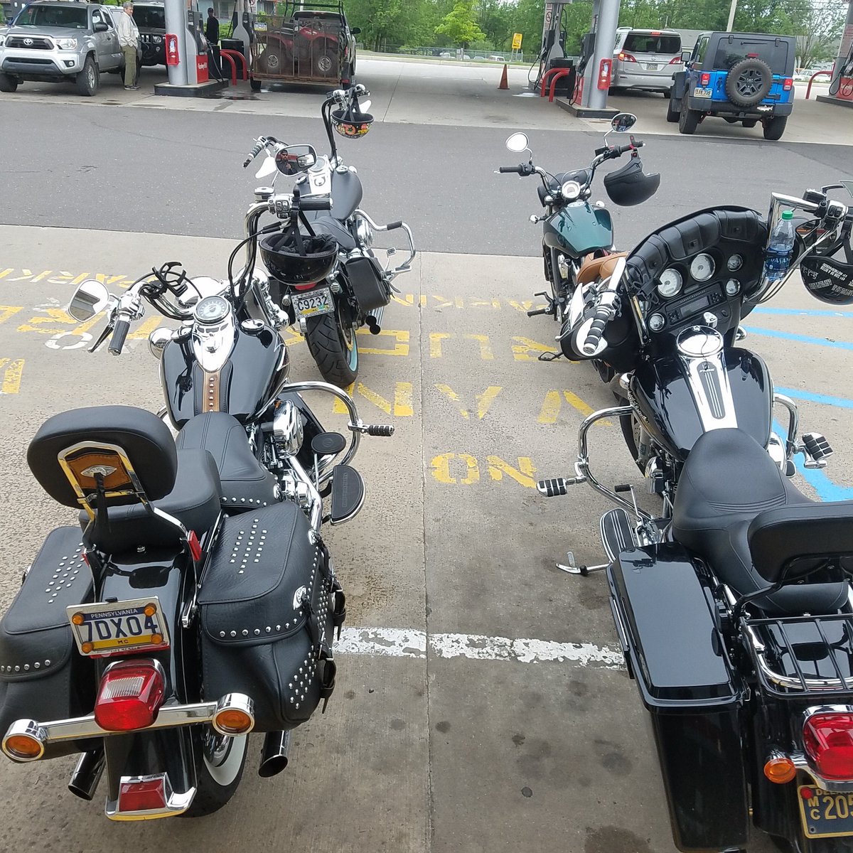 SkipBrandes's tweet photo. #HarleyDavidson #bros #bikerlife #mrskip #getyourown https://t.co/nDly6nZU4e