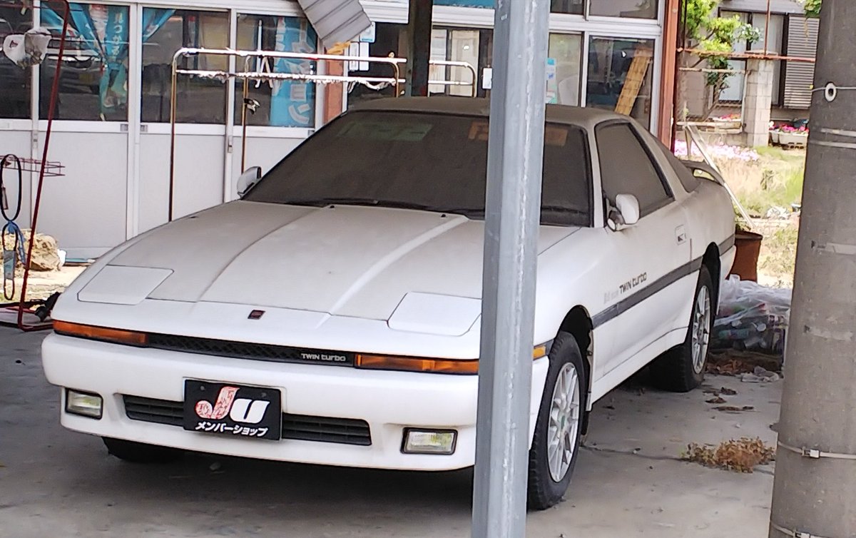 チャンピオン シロナ On Twitter 近所にヤバイ中古車屋があった