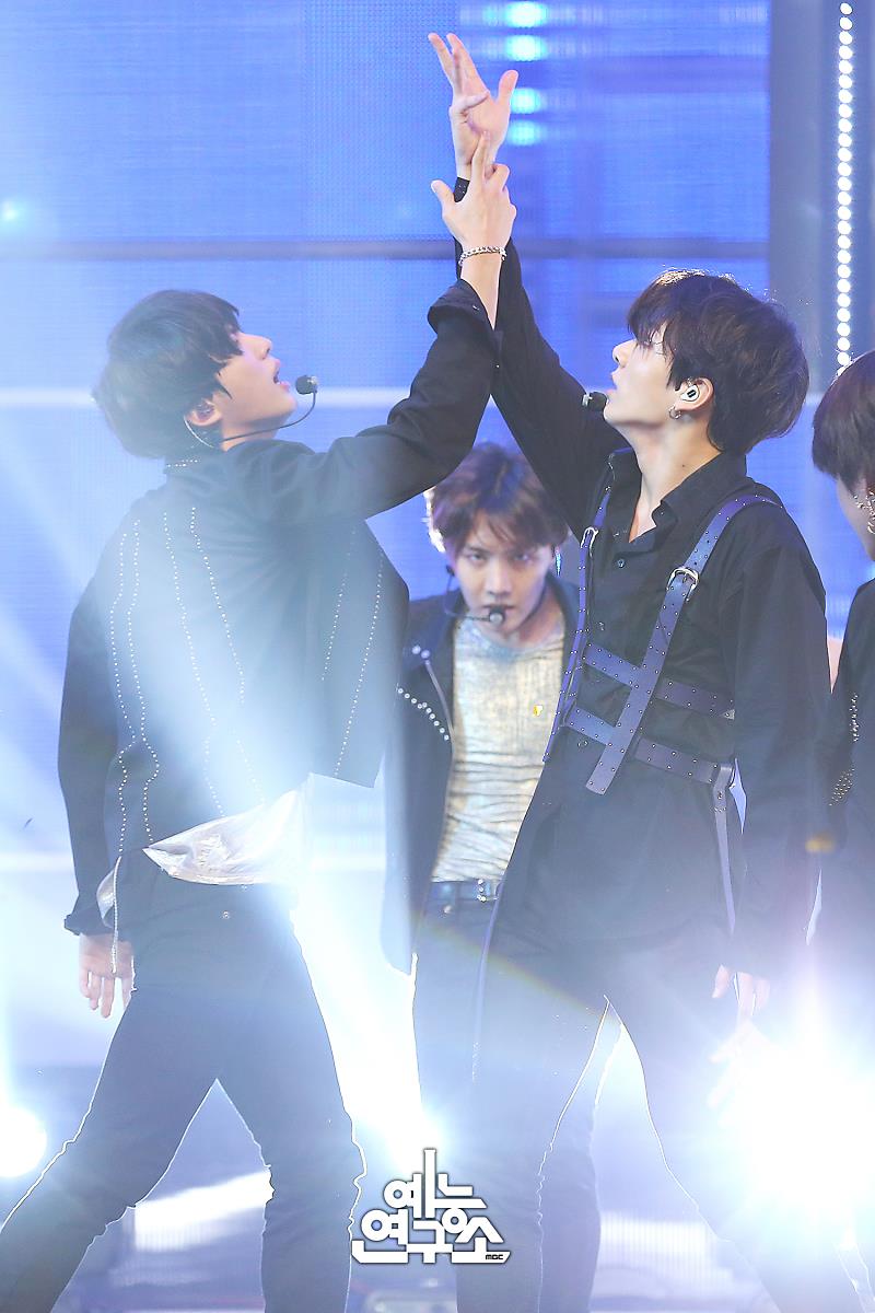 180526 [Show! Music Core] BTS 'FAKE LOVE' Photo on Site @BTS_twt