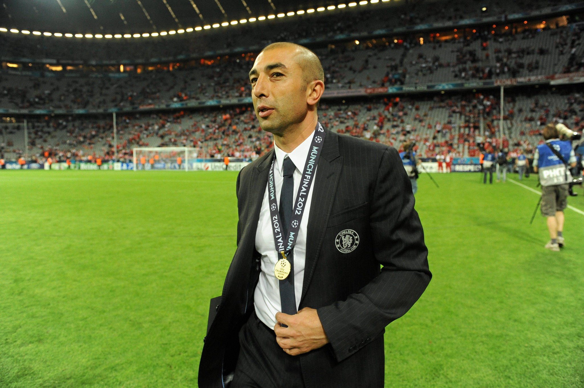 Happy birthday to 2012 winning coach Roberto Di Matteo 