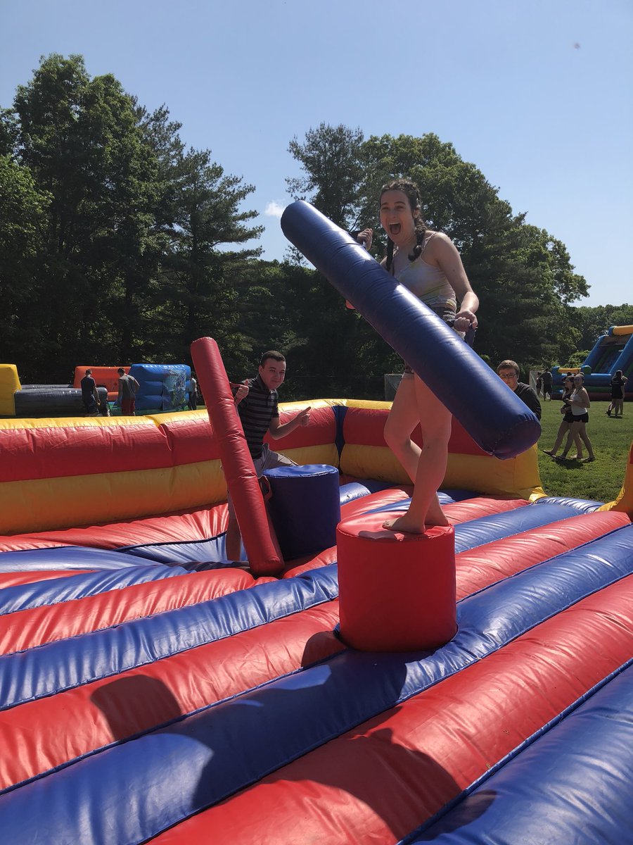MHS_Class2018's tweet photo. senior carnival fun! https://t.co/VzV0hmOxMb