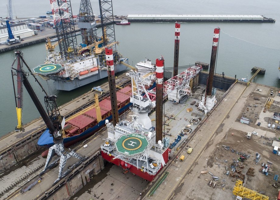 maritimejournal's tweet photo. Damen Verolme Rotterdam has completed a refit project on the ‘MPI Enterprise’, a 120-metre, self-elevating, DP2, wind turbine installation vessel owned and operated by #MPIOffshore, part of the #Vroon Group https://t.co/wJ4z8ti54E https://t.co/tc9YmAuMEK
