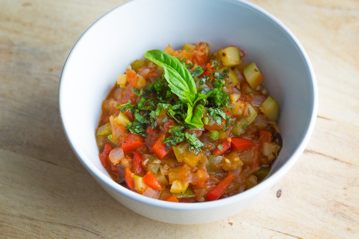 ElseLabs's tweet image. The taste of summer! Our new ratatouille dish made by Oliver adds a burst of color and flavor to your plate. #IKnowOliver #OliverCooks #SmartKitchen #Ratatouille