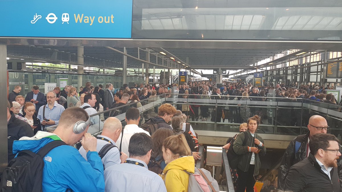 GordonDonald82's tweet photo. Definitely don't trespass on railway lines. It is a major bum out for everyone. For everyone stuck, chill, the hate for @Se_Railway won't help. https://t.co/7Il2LMLoOh