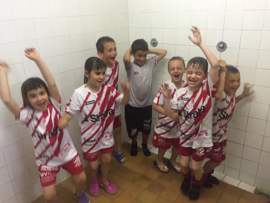 Celebrant el segon lloc de la 2na fase Grup B <a href="/marsinyach/">E.M.E 🎗II⭐️II</a>