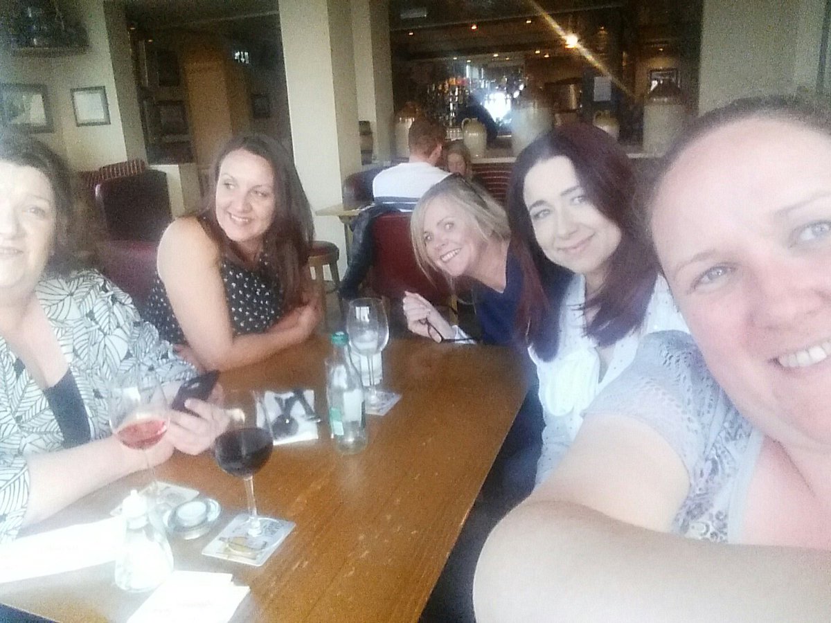 Getting ready for #socialmediawex here at <a href="/HotelRosslare/">Hotel Rosslare</a> with <a href="/IPAGroupEn/">IPA Group</a> <a href="/busybeaders2013/">BusyBeaders: Queen of Sparkles</a> with <a href="/WomensInspireIE/">Womens Inspire Network</a> members