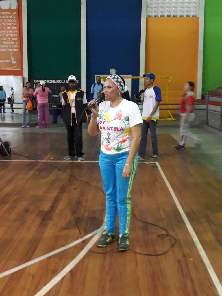 sheisaav27's tweet photo. 📢Desde el Gimnasio Cubierto "Boris Planchart", municipio Heres Edo. Bolívar👉 se inauguraron los Juegos Deportivos Estudiantiles 2018 Fase Estadal ⚽🏀🏃#ElDialogoEsConTodos @JauaMiranda @NicolasMaduro @eugeniapinero @RosangelaOrozco @MPPEDUCACION @Sorayaachkar @SaIaBolivar https://t.co/lCxGjZbiGt