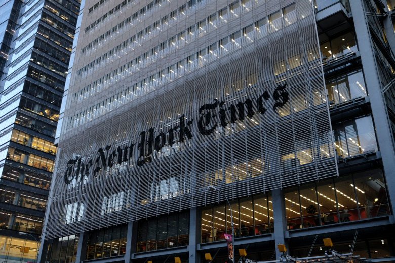 Hoe gaan ze op de redactie van <a href="/nytimes/">The New York Times</a> om met de vijandige houding van Trump 
t.o.v. de pers? Kijk zometeen om 22.55u <a href="/NPO2/">NPO 2</a> naar 'The Fourth Estate' en aansluitend de #DocTalks met twee van de hoofdpersonen hier: bit.ly/TheFourthEstate