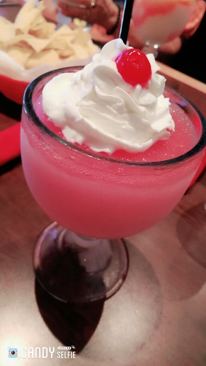 RonicaWithaV's tweet photo. Family time🍹😄 https://t.co/98wPQeHw00