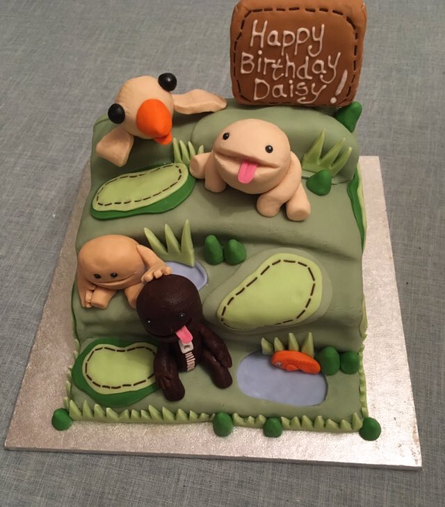 mrshayleyb's tweet photo. So I made a #LittleBigPlanet cake #sackbot #toggle #oddsock #swoop https://t.co/BFK7aSsJhl