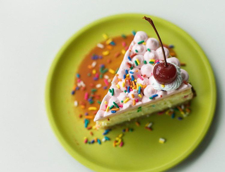 Having FUNfetti cheesecake 🎉 by @justinbsamson @hellosailornc 📸 @mblakepope