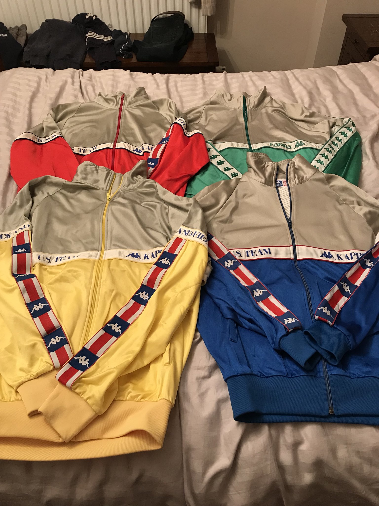 Databasen Vær stille Læring 80s tracksuit Tops on Twitter: "Robe di Kappa #USA Track and Field  #tracksuits 80s https://t.co/GCUzH4K0u0" / X