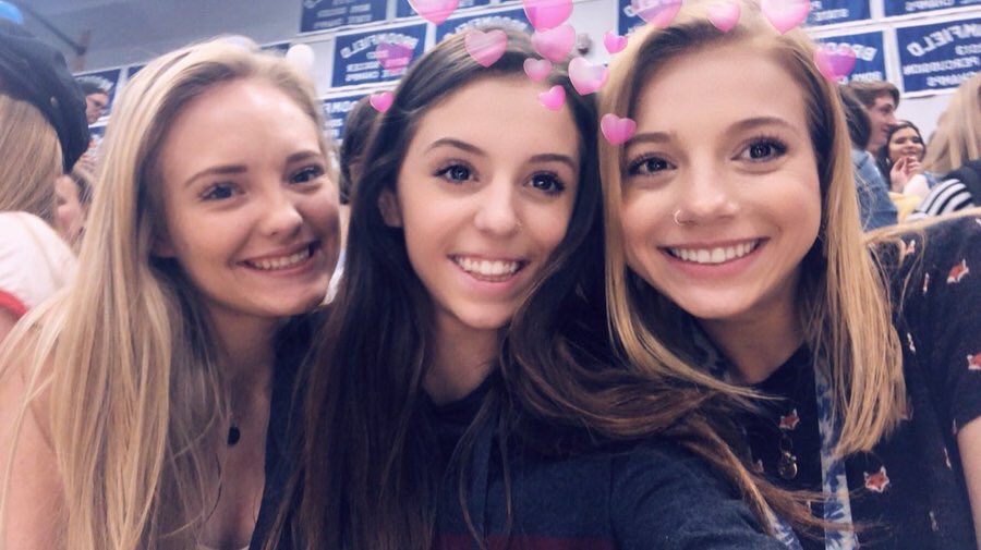 delanieshaw's tweet photo. happy birthday, e💞💓🌟 you shine so bright in my life &amp; i’m so lucky to have a friend like you😚 i hope you have the best day,, and party so hard🥂🤞🏼💕 @erikafedy1 https://t.co/6ykhSHaPdU