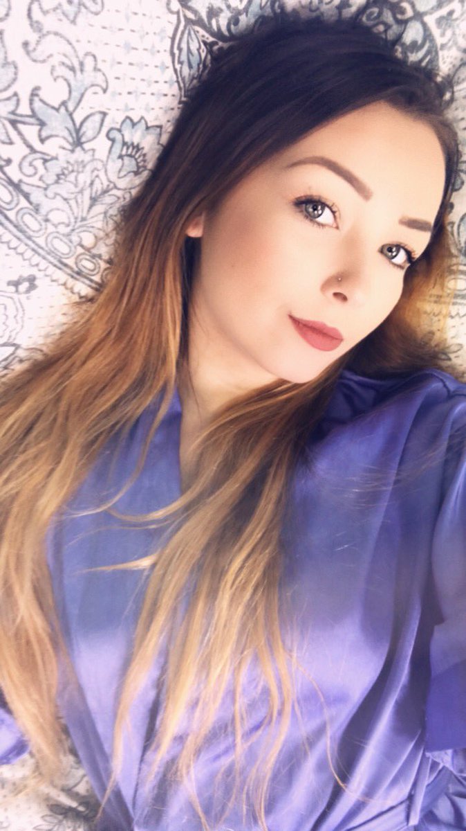 MistrialBlue's tweet photo. Don’t let my innocent look fool you.. I can be dark and mischievous😏🖤 

Come take me private and tell me your fantasy💋

#findom #femdom #sph #joi #cet #cbt #sissy #roleplay https://t.co/r6n9ACbFki