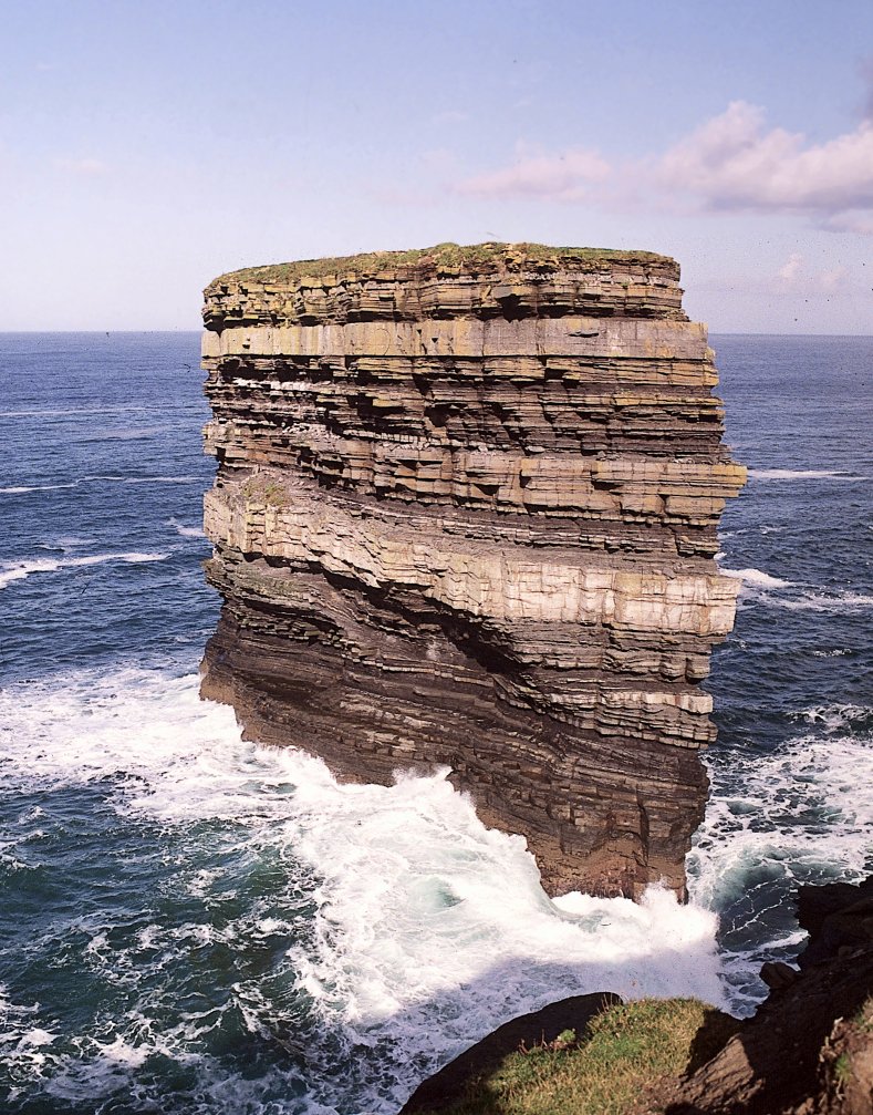 MayoNorth's tweet photo. Have you been to see this truly stunning piece of #nature? As a local you'll fall in love every time, as a tourist you'll return again and again - more info - https://t.co/k5qa9KSnHw
#theryantubridyshow #coastline #naturalbeauty #northmayo #wildatlanticway #bringthecamera https://t.co/ls3JVqmrQp