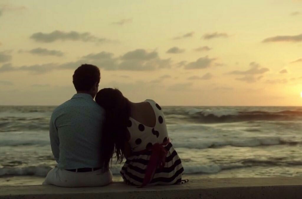 luna18ss's tweet photo. حينَ كنتُ أشعرُ بأي ضيق كنتُ ألجئ إلى صدرك ، لكن اليوم أنتَ لستَ هنا وأنا أشعرُ بضيق يا سيدي فأين السبيلُ إليكَ دُلني ..!

#حجي_عراقي
#كتاباتي
#شعر_شعبي_عراقي 
#غزل
#حب 
#خواطر https://t.co/1SMqIVsim1