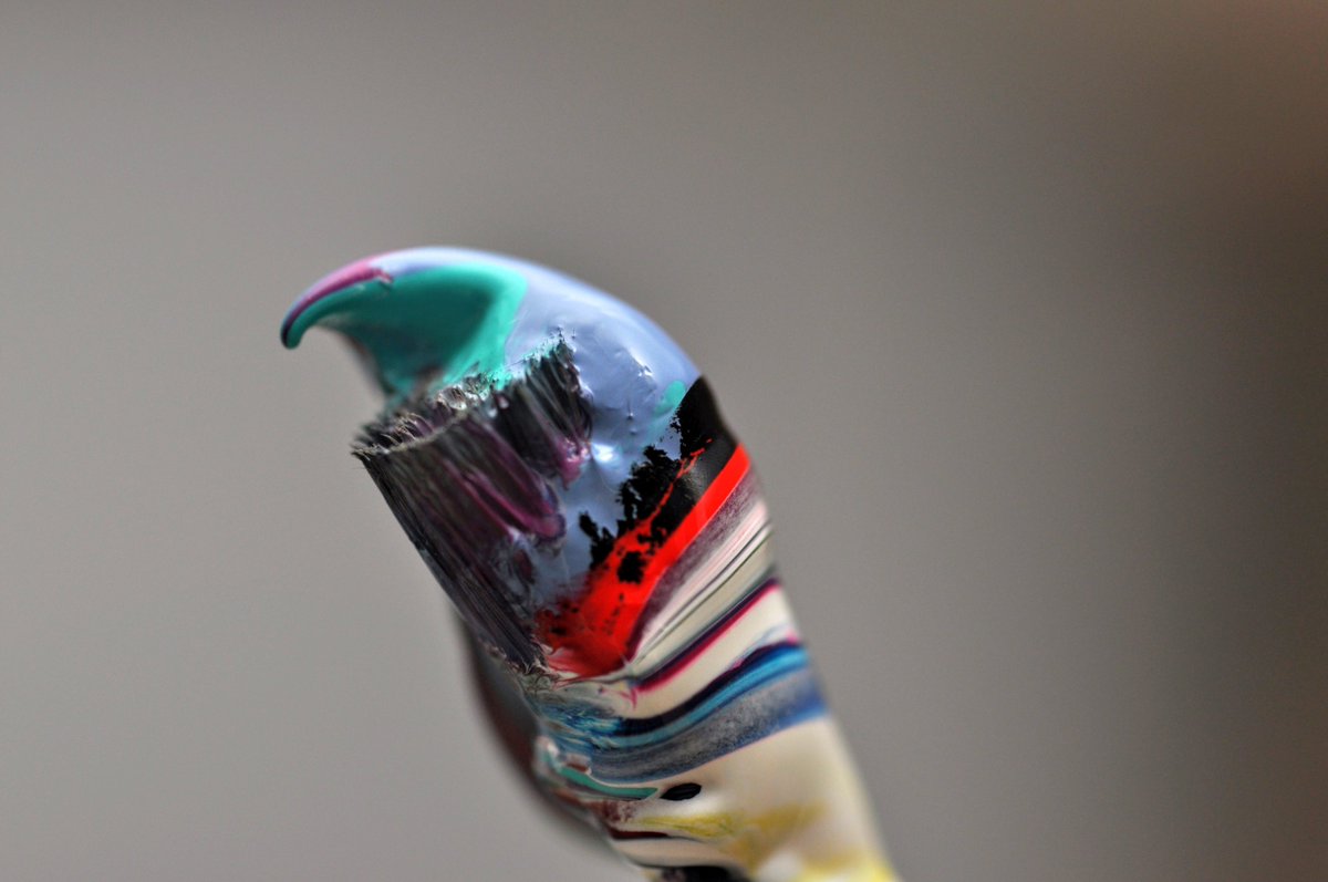 ArtLapnet's tweet photo. This is it: our #quintessence. The beginning and the end in one brush. Our daily ABC with Dmitry. Our perpetuum mobile.

P.C. @sfkopstein via unsplash.
#artlap #artlapnet #abstractpainting #acrylic #brush #art #artsupply #investinart #singaporeart #interiorart #homedesigns https://t.co/pkOm35Mq7g