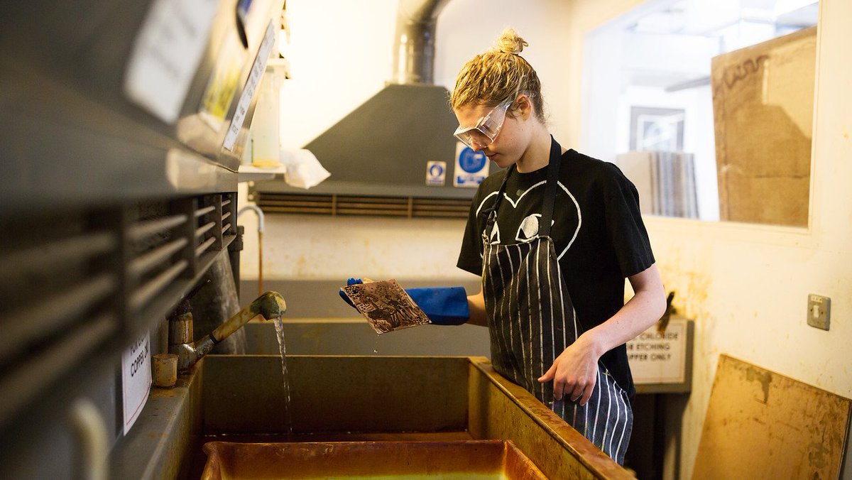 Get creative this Summer and take an #etching #shortcourse at <a href="/sladesummer/">Slade Short Courses</a> The course offers an intensive introduction to the methods and materials involved in the traditional techniques of copper #etching. More info goo.gl/xDCt5g  <a href="/SladeSchool/">UCL Slade</a> #printing #art