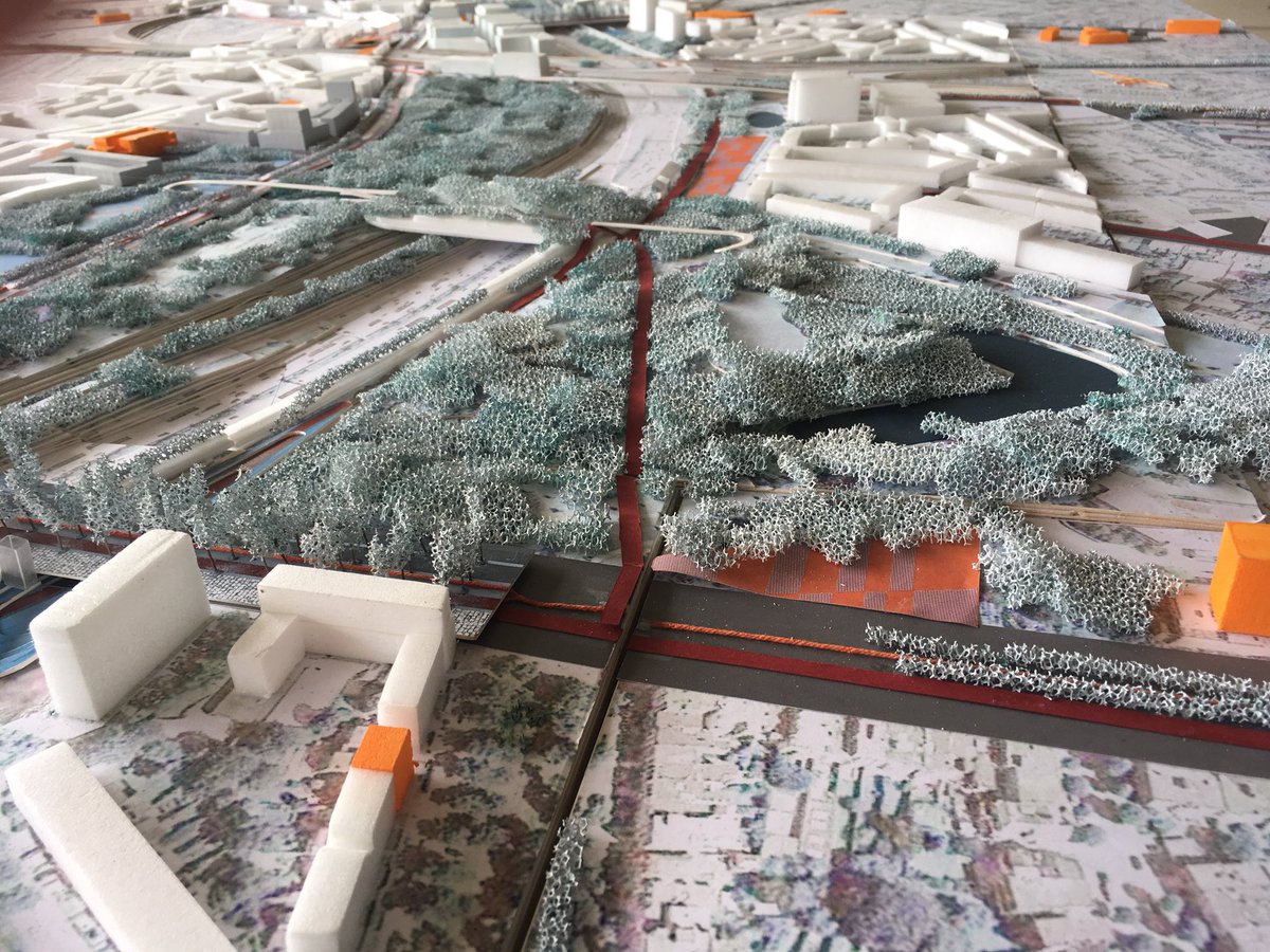 WoutBaert's tweet photo. Ontwerpmaquettes #overdering geven inzicht in toekomstige fietsinfrastructuur #Antwerpen. Wordt spaghettiknoop fietsspaghetti? 😉 Uitdaging wordt zeker breedte en comfort fietsinfra, ook van bestaande (!) ifv 50/50 modal split. #sterkfietsbeleid https://t.co/DXEzqB1xge