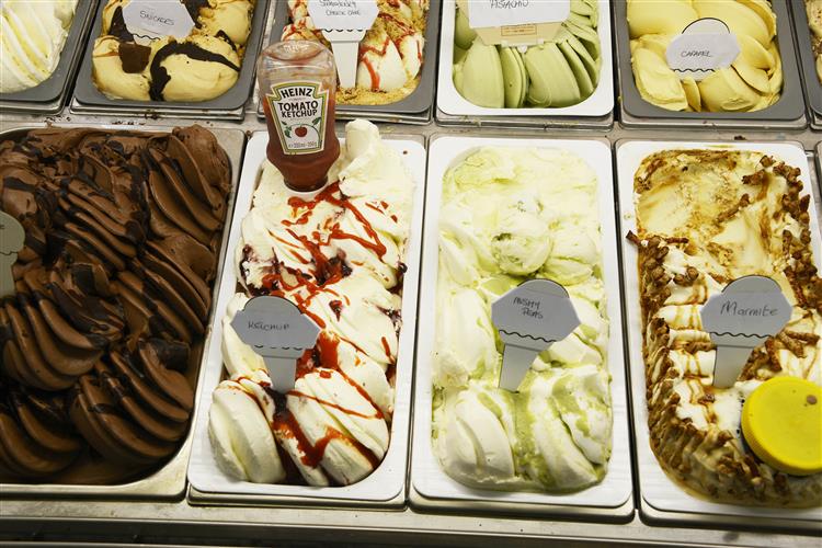 Tomato ketchup and mushy peas ice cream divide opinion at <a href="/Makcaris/">Makcaris ice cream</a> in #HerneBay with plans for Marmite flavour. Would you try it?! Next time you say #hellohernebay make sure to stop by this creative ice cream parlour!  bit.ly/2L6VL1z via <a href="/Kent_Online/">KentOnline</a>