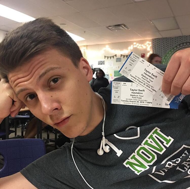 NoviYearbook's tweet photo. Ready for it...? Follow @novihsyearbook on Instagram and @NoviCatsEyeNews @TheWildcatRoar on Twitter for a chance to win 2 Taylor Swift tickets for the reputation stadium tour this summer! DM @novihsyearbook on Insta to be put in the drawing. Winners announced June 8 on the news. https://t.co/UGGYS9WOfx