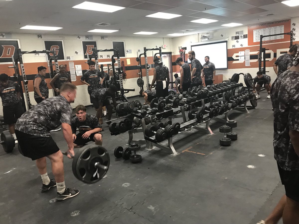Coach__Lucero's tweet photo. Day 1 of summer!!! These boys are doing work!! #NewCulture https://t.co/rRGEFQL9ci