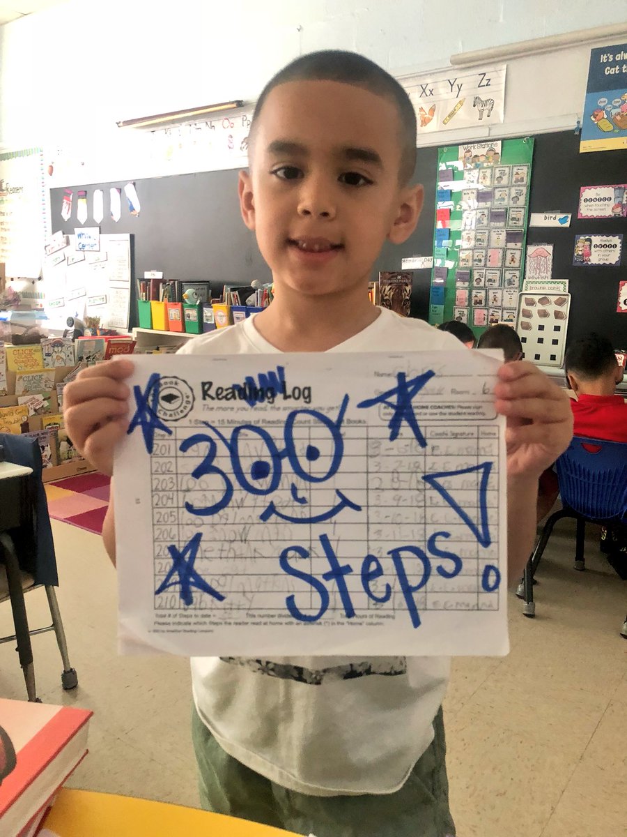 MsArnold3rdGr's tweet photo. Way to go Christopher! #300Steps #100BookChallenge #1stGradeReaders #BellmawrSchools https://t.co/ChZzFRH7mT