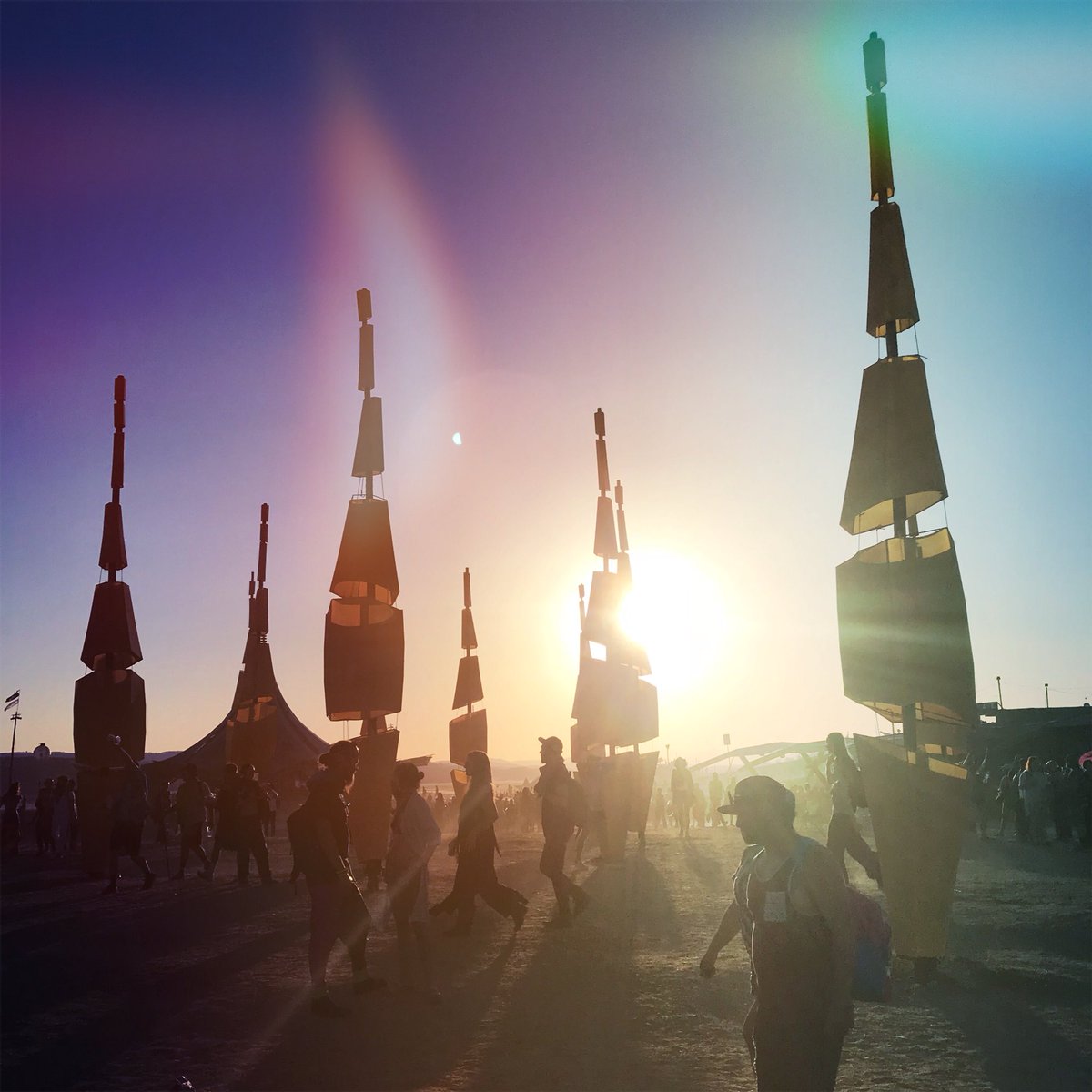 PermanentDance's tweet photo. 💫 LIB IS MAGIC 💫
.
.
.
#permanentdanceparty #lightninginabottle #lib2018 #dolab #lightningstage #festivallife #festivalvibes https://t.co/YPoNiMr7NW