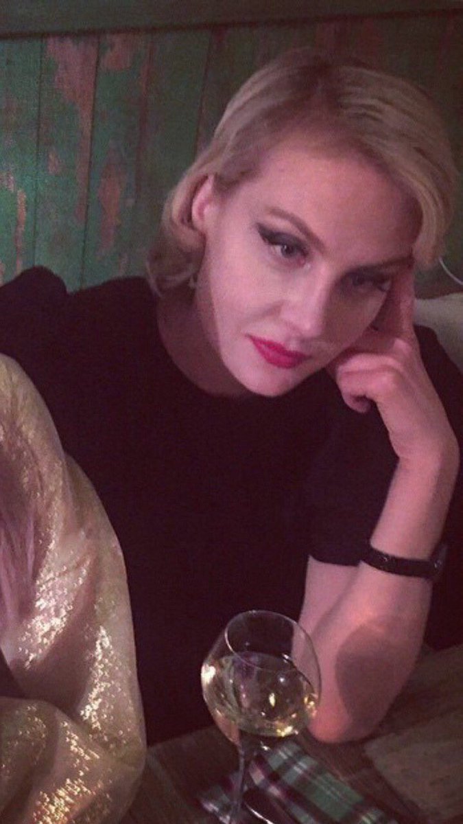 molokiss's tweet image. Когда 24 часа на исходе, а нужный человек так и не посмотрел историю в инсте