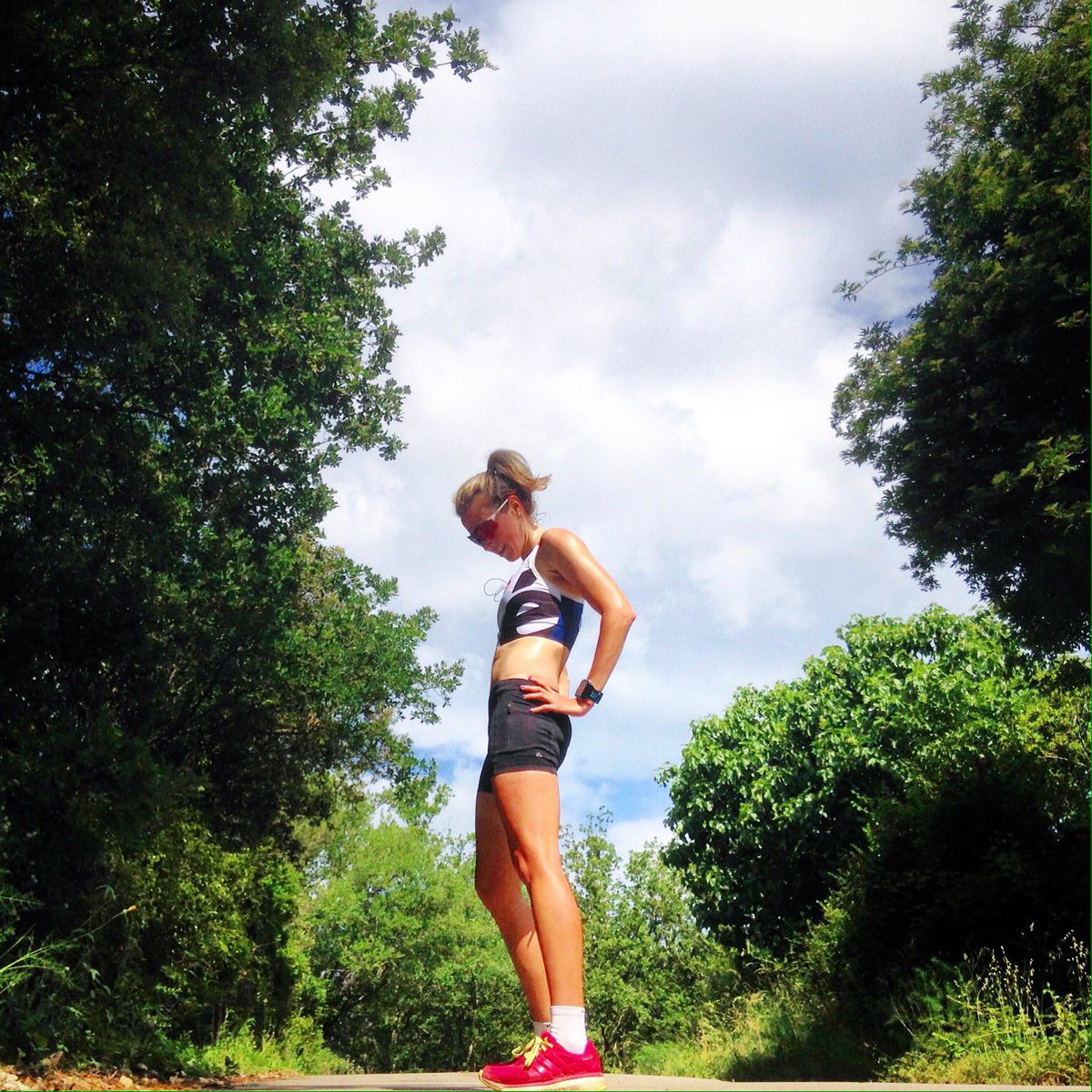 SarahKimBonner's tweet photo. Hot and bothered...about how unfit I am. #hellohumidity #forgothowharditis #run #postcrash #recovery #triathlon https://t.co/afXVvS405U