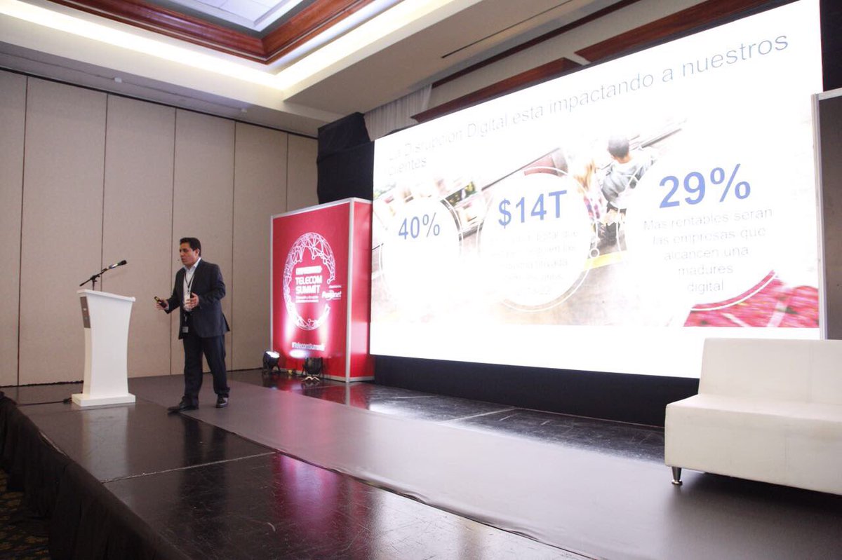 DattaEC's tweet photo. Sánchez: La disruption digital está impactando a nuestros clientes. 40% de las empresas están en riesgo de ser desplazadas en los siguientes años. #TelecomSummit https://t.co/ooHqecNzqF
