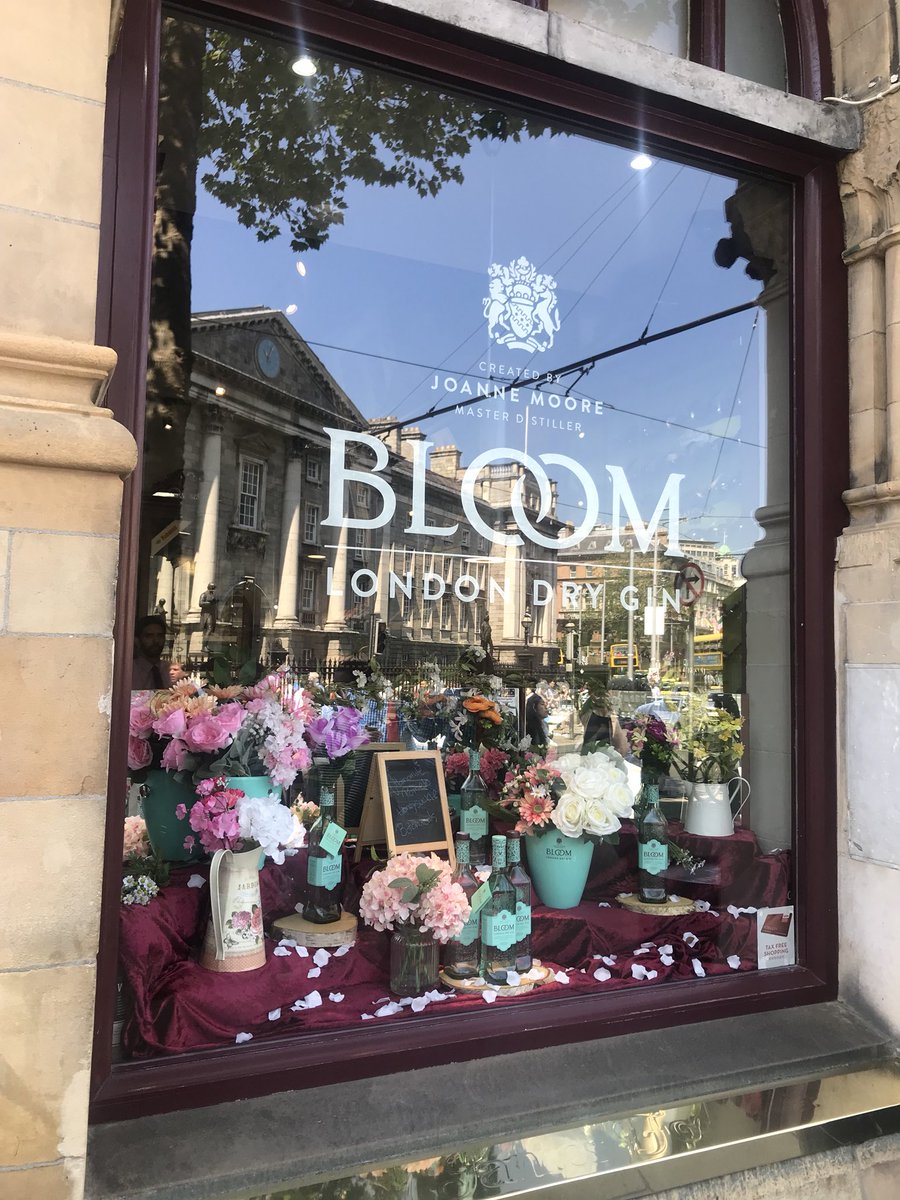 lisa_d3's tweet image. It’s all about our floral @BLOOMGin at the moment 🌸 #bloomgin #Bloom2018 #dublin #gin #FlowerPower