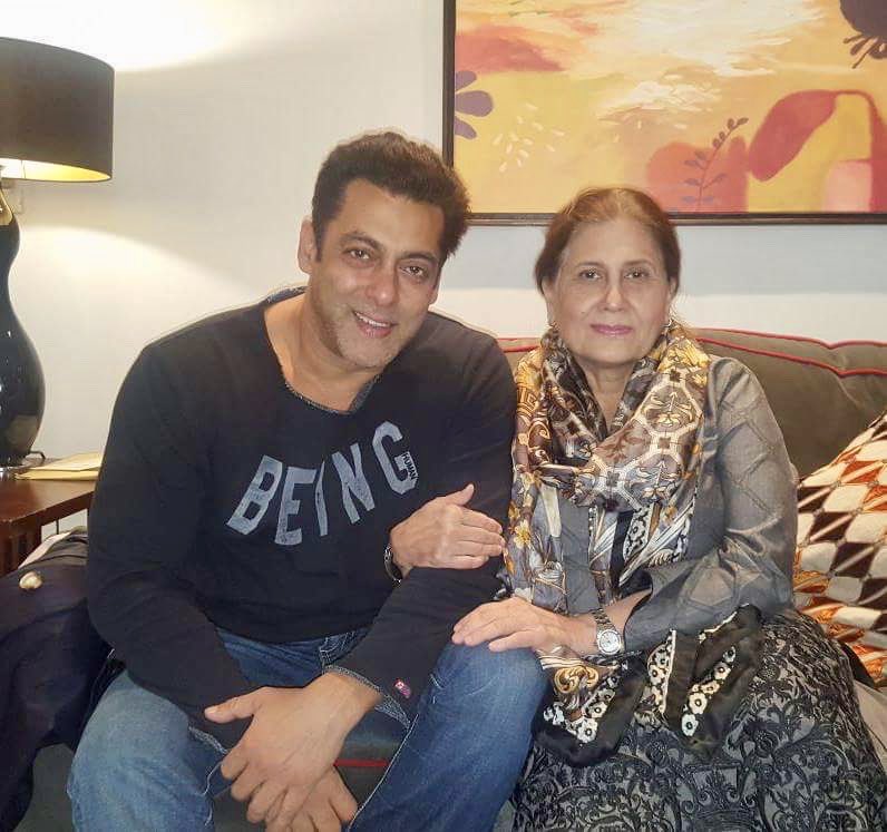 BSKFanClub's tweet photo. Throwback: #SalmanKhan with Late #MohammedRafi's Daughter-in-law #YasminKhalidRafi (She is also Salman’s cousin). 😘 https://t.co/oHBbOkVomt