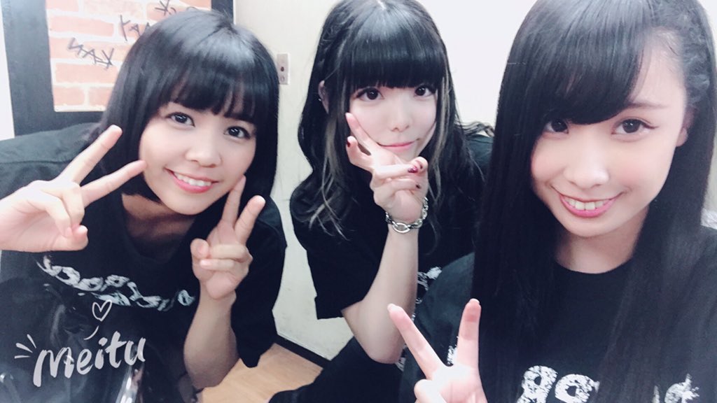 PLICPROCK's tweet photo. PLIC PROCK解散ライブ
5年間の最後を見届けてくれて
ありがとうございました。
半年ぶりにステージに立って
この空間もライブもやっぱり最高で
みんなの事も大好きなんだなと
改めて思いました。
こんな私でも誰かの生き甲斐に
なれた事が本当に嬉しく誇りです

出逢ってくれて本当にありがとう
アスミ https://t.co/VKvLhCUUsa