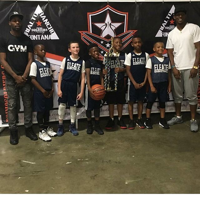 EleateSports's tweet photo. #TeamEleate 9u proving to be a PROBLEM after grabbing another 🏆 this #MemorialDay Weekend!! 👏✊ #EleateLittles
.
.
#Eleate #JustHoop #PeeWeeEleate #IE #JrPeeWeeEleate #9u #Champions #AAU #Championship #YouthBasketball #Tournament #Champs #Youth #Basketball #Trophies https://t.co/AfDd6HiZgq