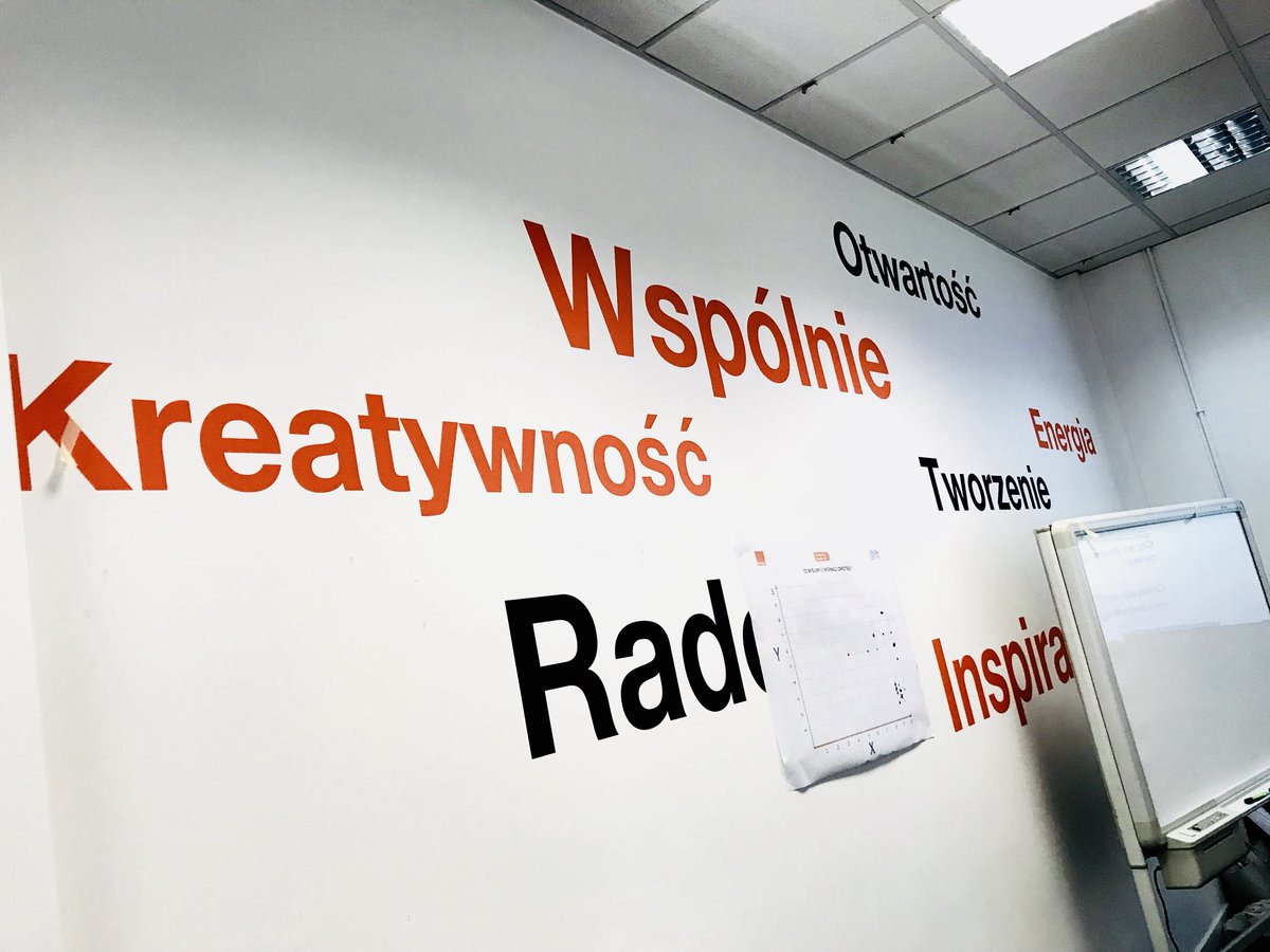 CTauzen's tweet photo. Kultura feedback’u w #orangepolska 🍊
#Orange #telesales #sales #callcenter #callcenterkatowice #managment #motivation #organization #orangeone https://t.co/VQQ5tYzRrw