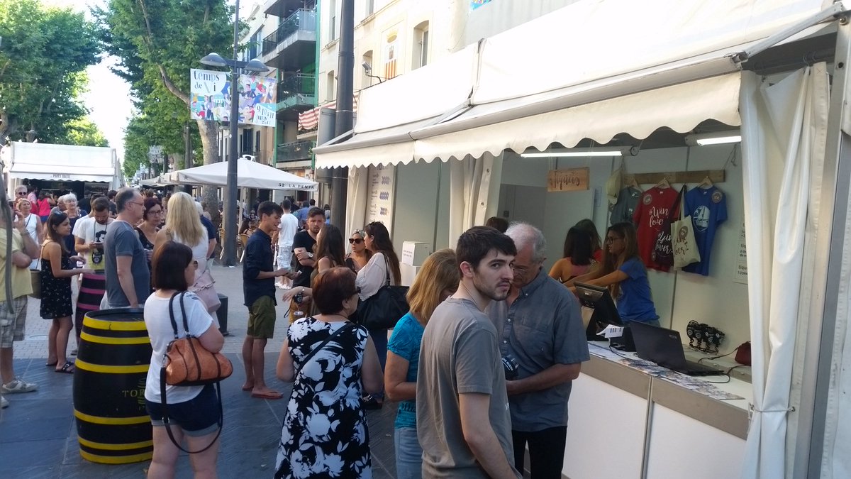 FiresCatalanes's tweet image. Aquest 1, 2 i 3 torna una nova edició de @TempsdeVi amb cellers i caves @dopenedes, tastos, maridatges i un extens programa per a que gaudeixis de #VilanovailaGeltrú sense perdre detall... +info: firescatalanes.cat/fires/temps-de… #TempsdeVi