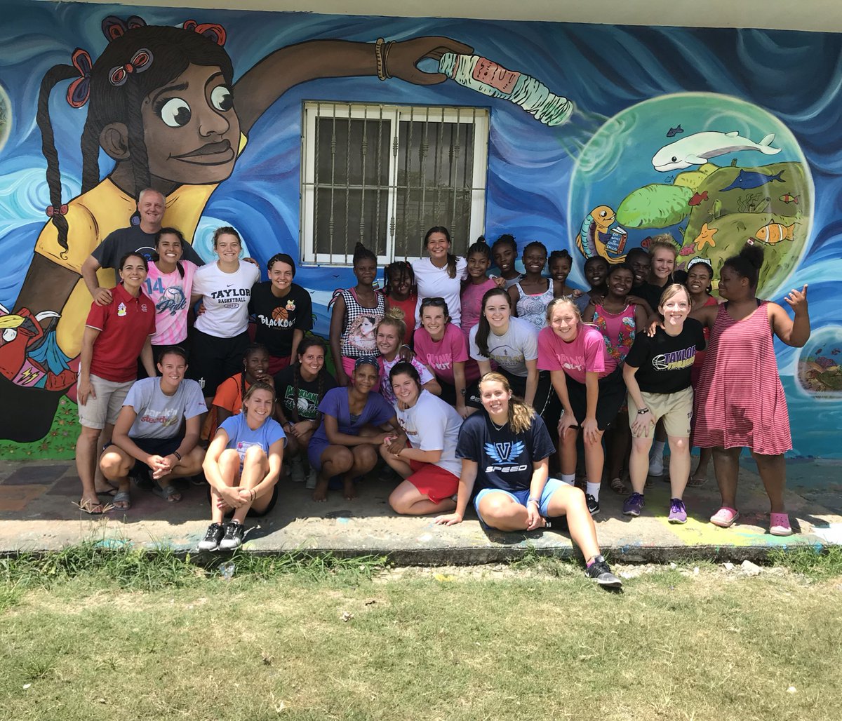 TaylorU_WBB's tweet photo. Fundacion Pasitos de Jesus https://t.co/srEbHVKjN8