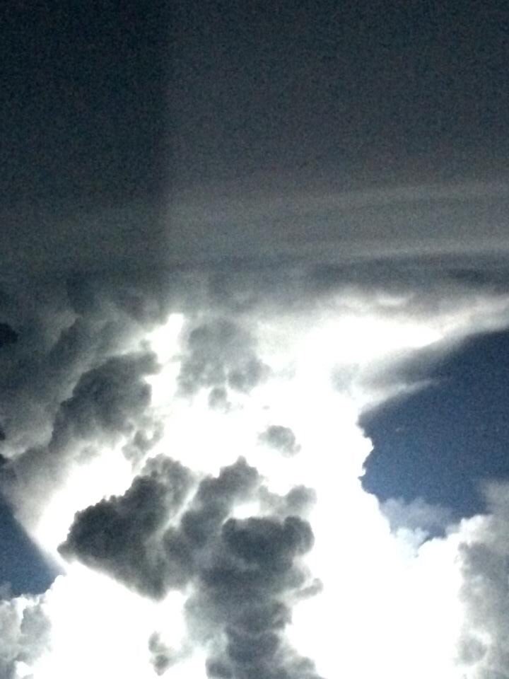 Chris_Manno's tweet photo. #anatomy of a #lightning bolt. #crewlife https://t.co/BFv0Q28S1Y