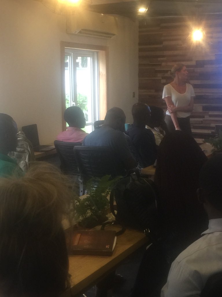 🇳🇬 #MESTCapeTown CM <a href="/VoJackson/">Vo Jackson</a> presents on #doingbusiness in #SouthAfrica at our #MESTLagos #soapboxsession! #panafrican #tech
