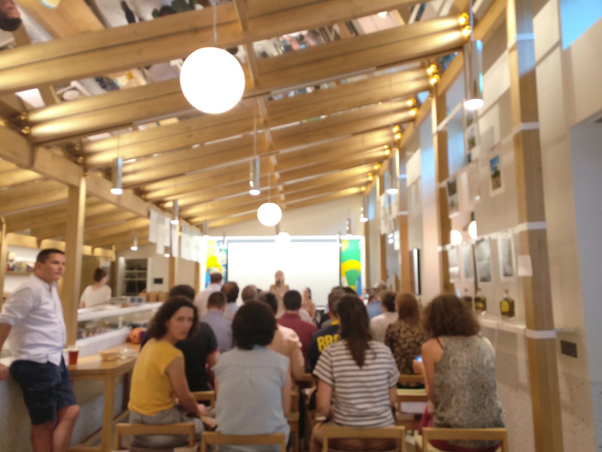 Camille_dls's tweet photo. C'est parti pour le #HappyFS @MiiMOSA_fr #4 dédié aux initiatives durables qui nous viennent d'ailleurs ! Merci à @ImagoResto pour l'accueil 🍻 https://t.co/2oAAVZFg9d