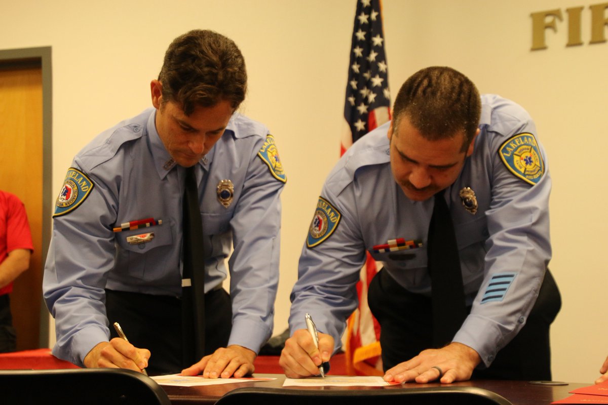 LakelandFD's tweet photo. #Congratulations to the departmentβs two newest Driver Engineers, Luis Ortiz and Matt Lenox! Learn and see more at https://t.co/sd6IK4gI4X. #Lakeland #lkld #LFD #DriverEngineer #Promotion #Ceremony https://t.co/rEsObP3P6A