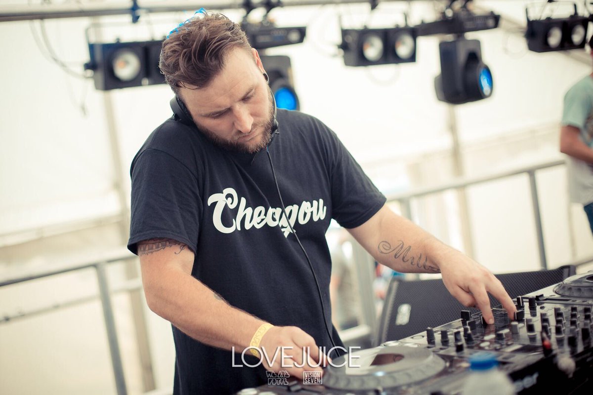 RaveChecagou's tweet photo. more shots from we are festival this weekend, shout outs to @ChrisK3PT check out our site https://t.co/j914BsD1Tq https://t.co/gspIYBH3g2