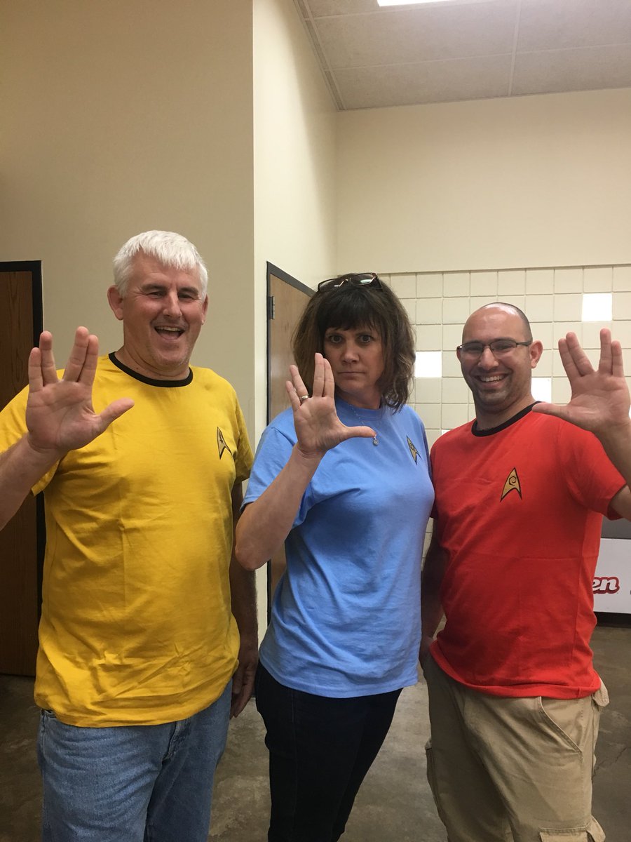 juliedavisEDU's tweet photo. The CCS Starfleet IT Department reading for engagement. #ccslearns #ccstech https://t.co/UMpDZfnKat