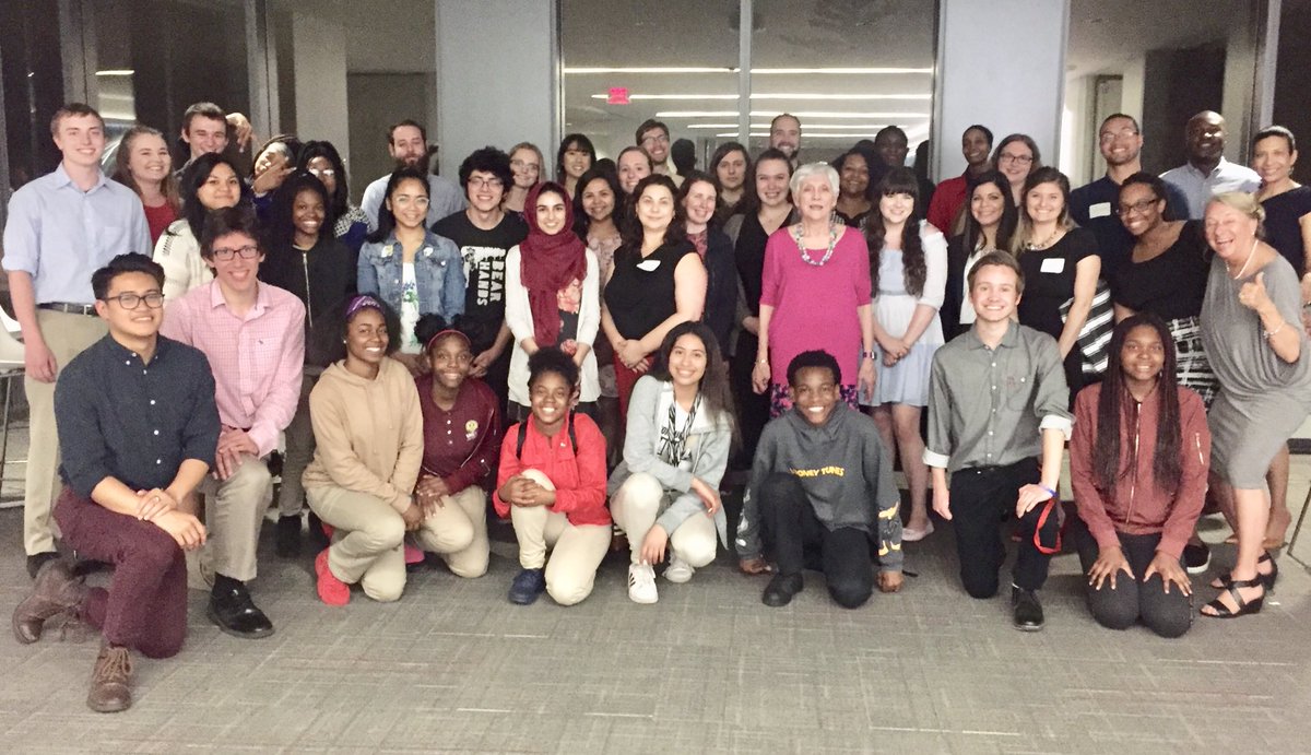 JSSCollegeBound's tweet photo. Thank you to our professionals for a great dinner and conversation! https://t.co/XS4HHbHBhD