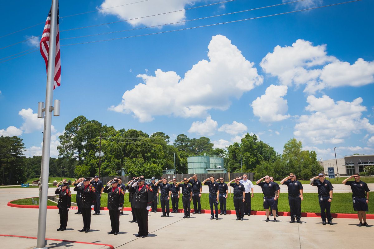 Springfdtx's tweet image. The @Springfdtx Honor Guard remembers America&apos;s #heroes who paid freedom&apos;s steepest price. springfd.org/community-news… #SpringFireProud #SpringProud #MemorialDay2018