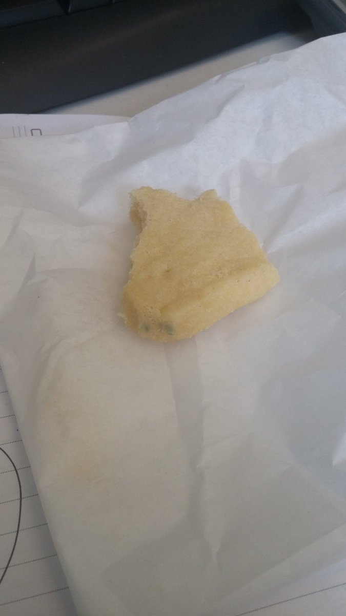 mgsammilee's tweet image. 2nd visit at purebread and theres mold on my shortbread cooking #unhappy #hopeidontgetsick #Purebreadwhis