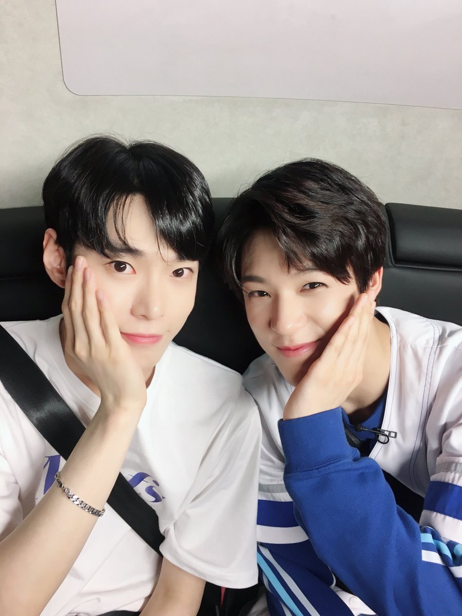 NCT_DYK's tweet photo. 시즈니 We love you 💚 https://t.co/IUowSQINVA