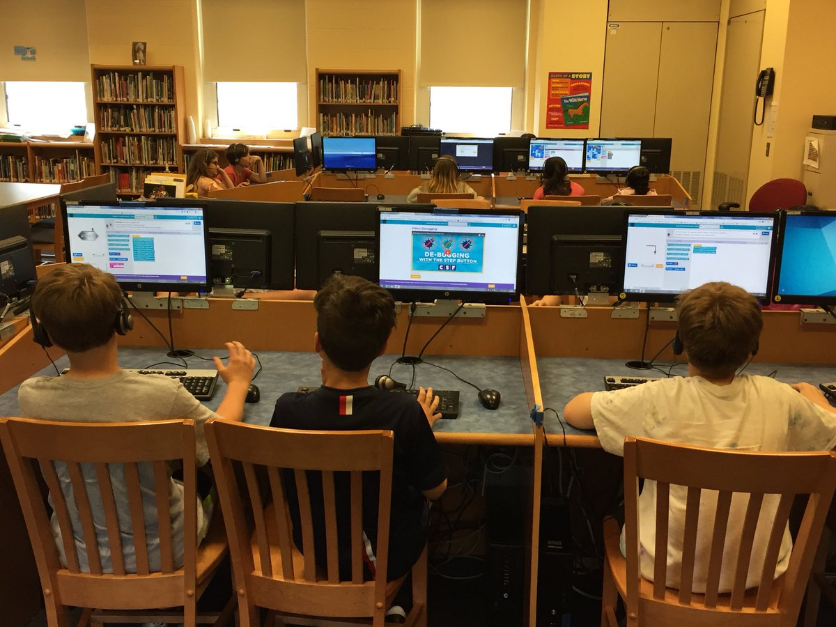 Code4AimeeFahy's tweet photo. AES Gr 4 Ss ❤️ https://t.co/GskDvMgVH4 CSF Course E - working past the bell!! @TeachCode @codeorg @AvonTigers https://t.co/AHmDotX13v